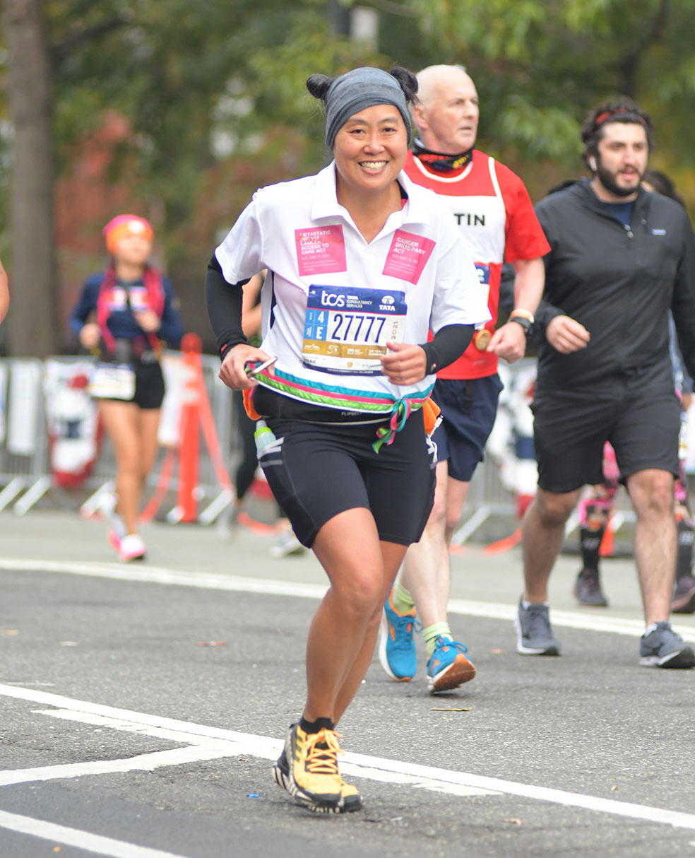 Shangrong runs a road race