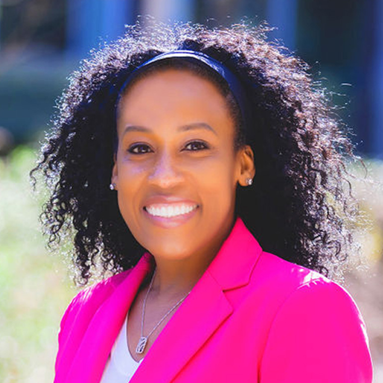 Tova Parker headshot