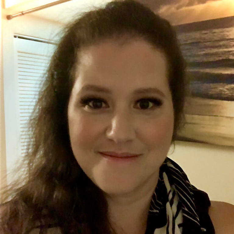 Melissa Adams Headshot