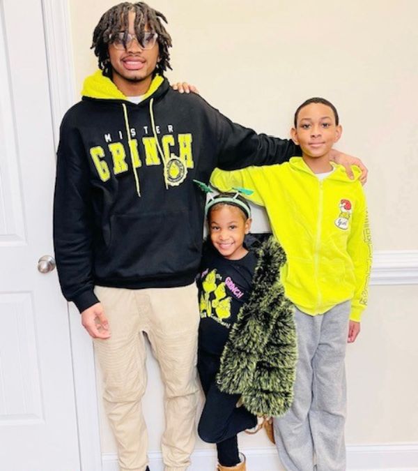 Monisha Parker's three children look stylish in Dr. Suess's Grinch outfits!