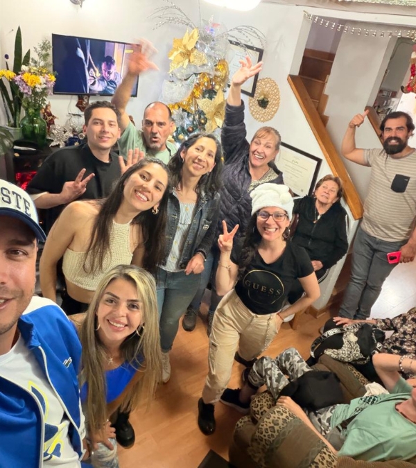 It's Christmas time with Gynna Quintero and her family gathered in the living room.